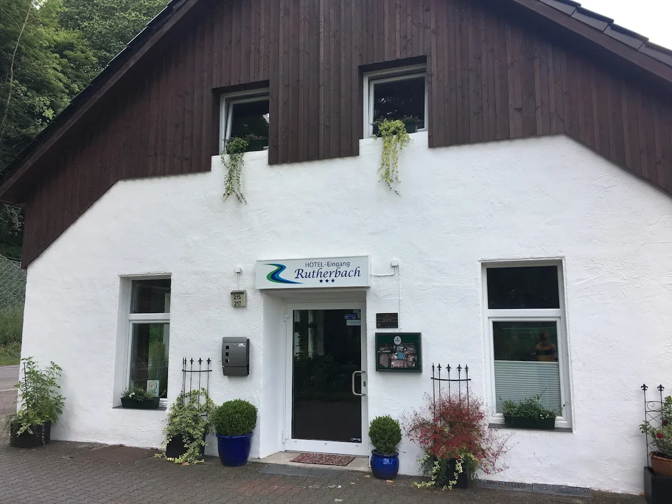 Hotel Rutherbach Chooses askng.it to Power Their WhatsApp Guest Communication